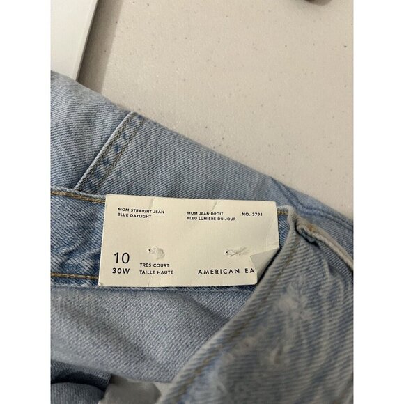 American Eagle Mom Straight Jean Blue Daylight Size 10 /30W Distressed Legs - Picture 12 of 16